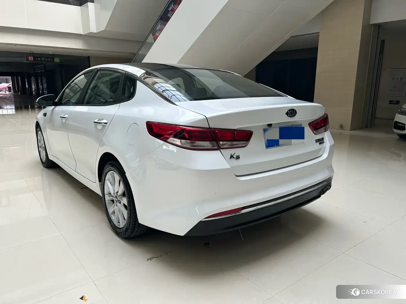 Kia K5 2018 Белый из Китая, фото 6