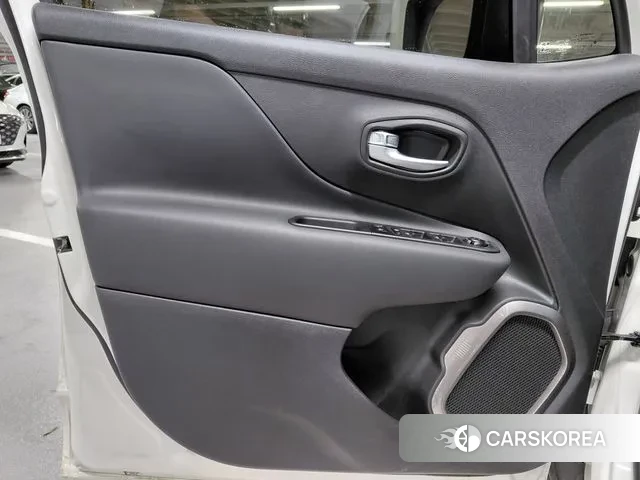 Jeep Renegade 2021 Белый из Кореи, фото 6