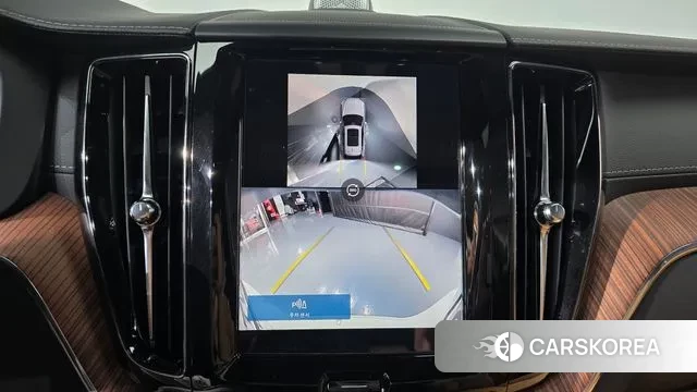 Volvo XC60 second Generation 2025 Белый из Кореи, фото 6