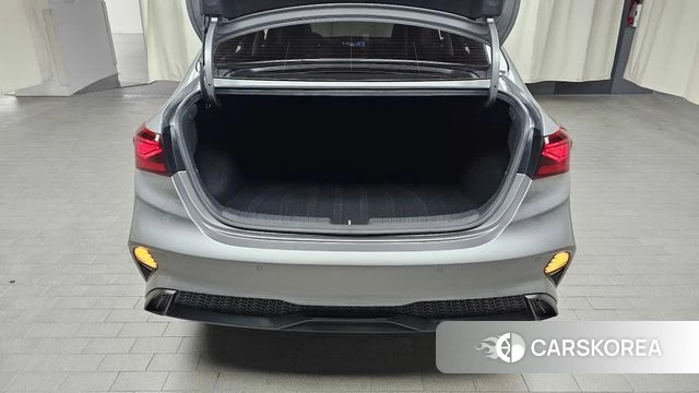 Kia The New K3 2nd generation 2022 Серебристо-серый из Кореи, фото 6