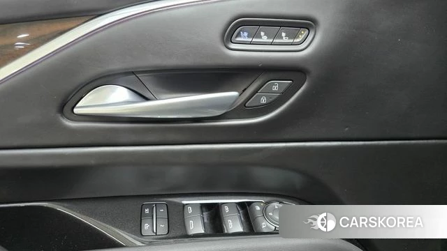 Cadillac Escalade 5th Generation 2023 Черный из Кореи, фото 6