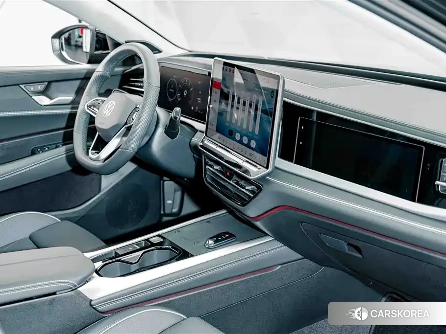 Volkswagen Passat 2026 Черный из Китая, фото 6