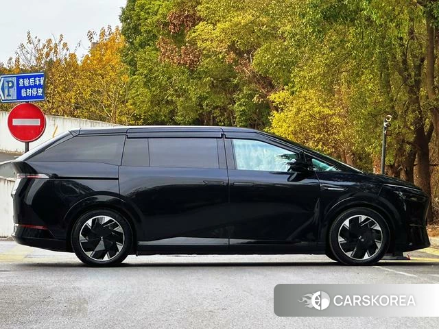 Xiaopeng Motors Xiaopeng X9 2024 Черный из Китая, фото 6