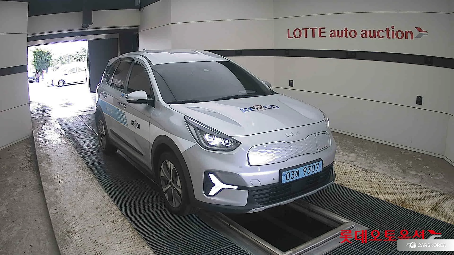 Kia Niro Plus 2023 Sparkling Silver из Кореи, фото 6