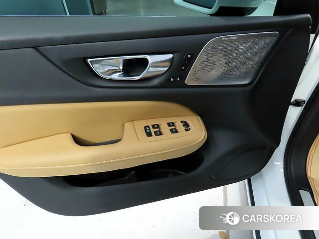 Volvo S60 3rd generation 2021 Белый из Кореи, фото 6