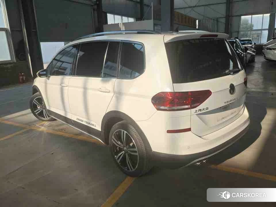 Volkswagen Touran L 2020 Белый из Китая, фото 6