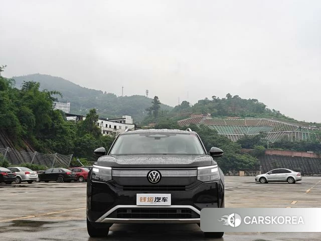 Volkswagen Tourang 2025 Черный из Китая, фото 6