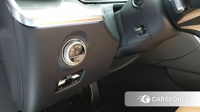 Mercedes-Benz CLE-Class C236 2025 Белый из Кореи, фото 6