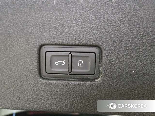 Audi Q8 2024 Черный из Китая, фото 6