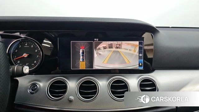 Mercedes-Benz E-Class W213 2018 Серебристо-серый из Кореи, фото 6