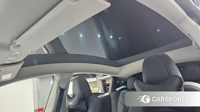 Tesla Model Y 2024 Черный из Кореи, фото 6