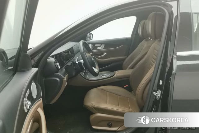 Mercedes-Benz E-class 2021 Черный из Китая, фото 6
