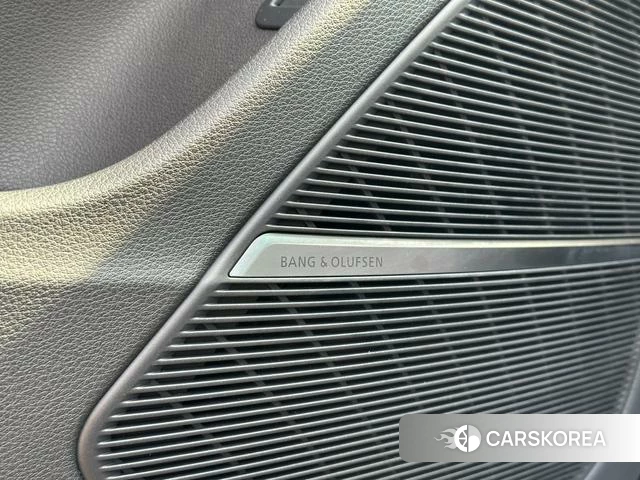 Audi Q7 2021 Черный из Китая, фото 6