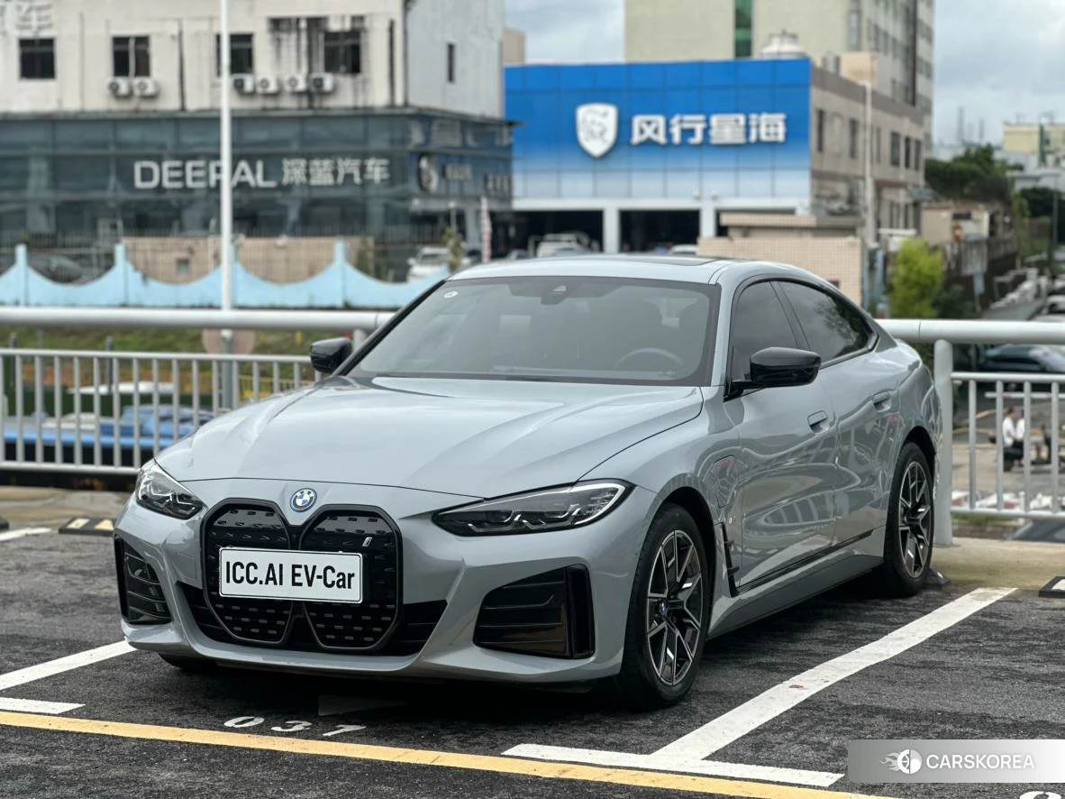 BMW i4 2023 Серебристо-серый из Китая, фото 6