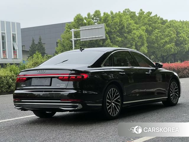 Audi A8 2023 Черный из Китая, фото 6