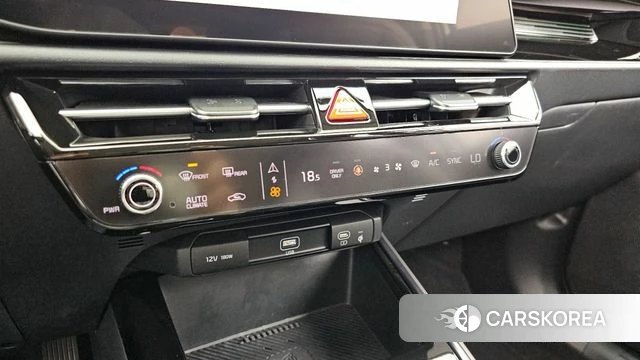 Kia Di Ol Nu Niro 2023 Белый из Кореи, фото 6