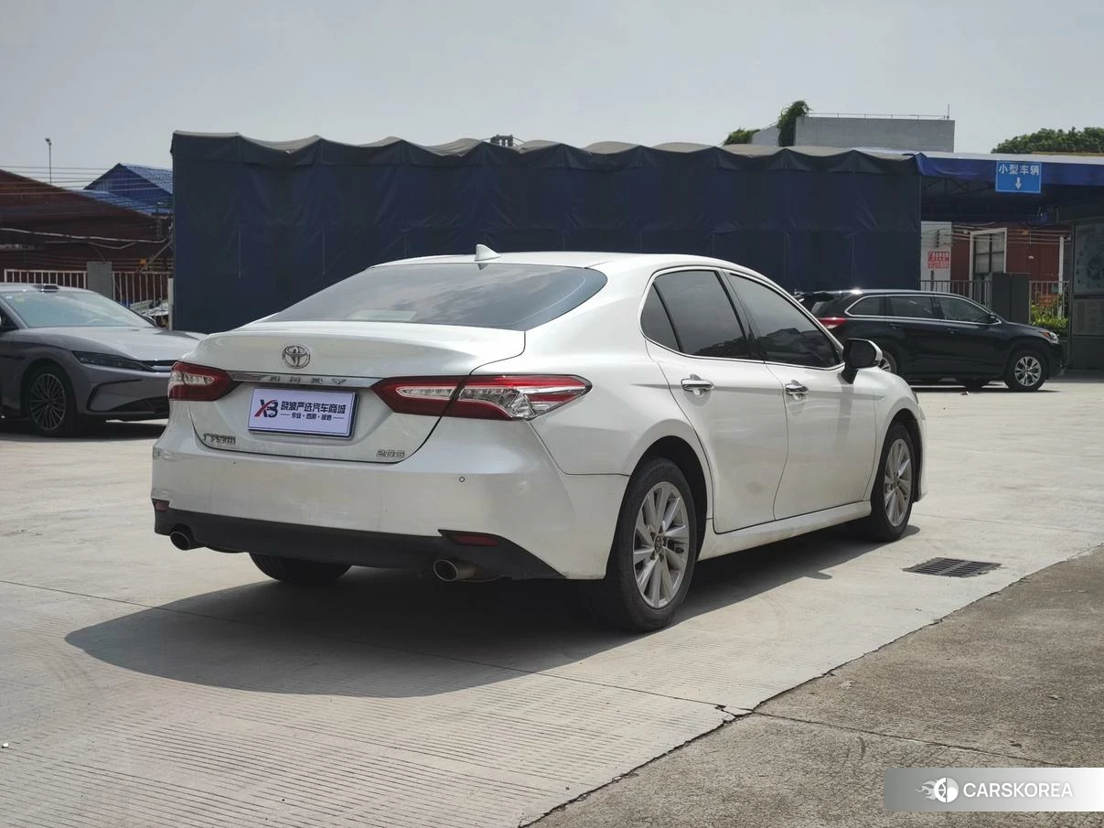 Toyota Camry 2021 Белый из Китая, фото 6