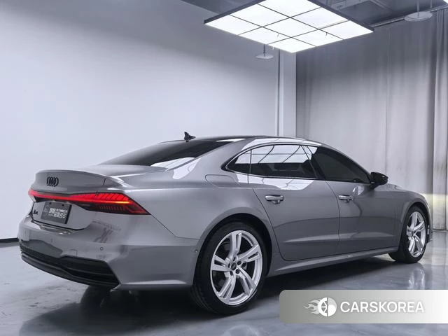 Audi A7L 2023 Серебристо-серый из Китая, фото 6