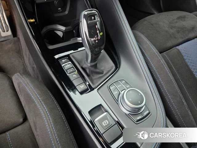 BMW X2 (F39) 2021 Светло-серебряный цвет из Кореи, фото 6