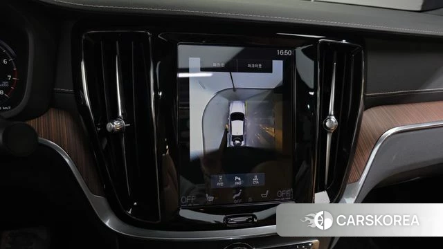 Volvo S60 3rd generation 2022 Серебристо-серый из Кореи, фото 6