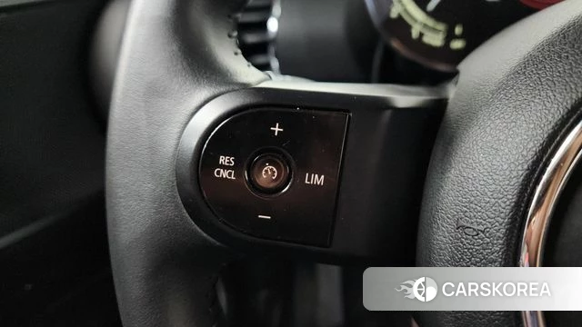 Mini Cooper Clubman 2022 Жемчужный цвет из Кореи, фото 6