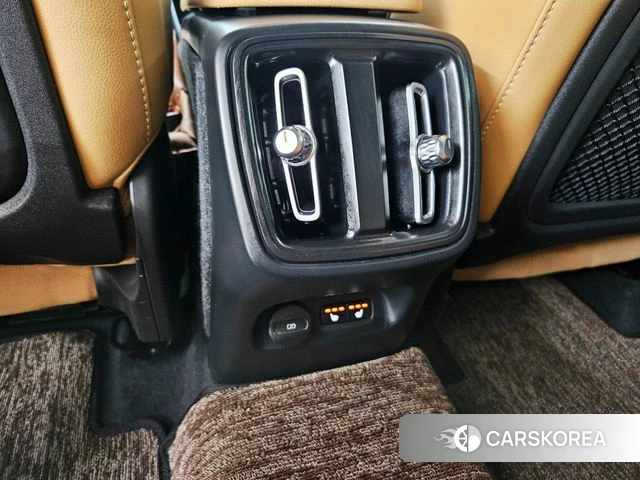 Volvo XC40 2022 Белый из Кореи, фото 6