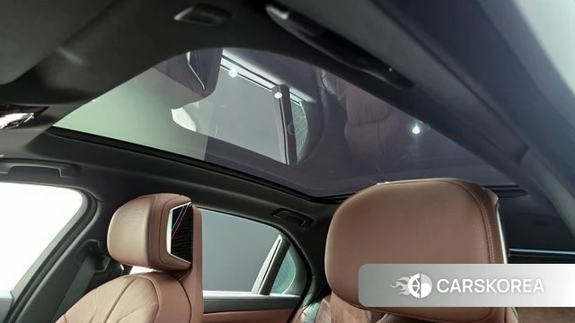 BMW 7 Series (G70) 2024 Черный из Кореи, фото 6