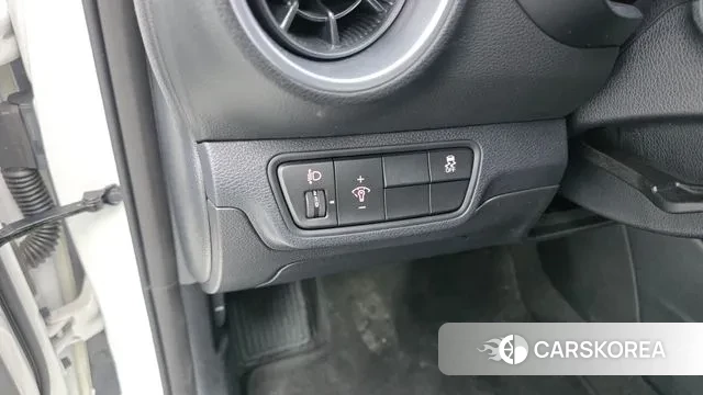 Kia The New K3 2nd generation 2021 Белый из Кореи, фото 6