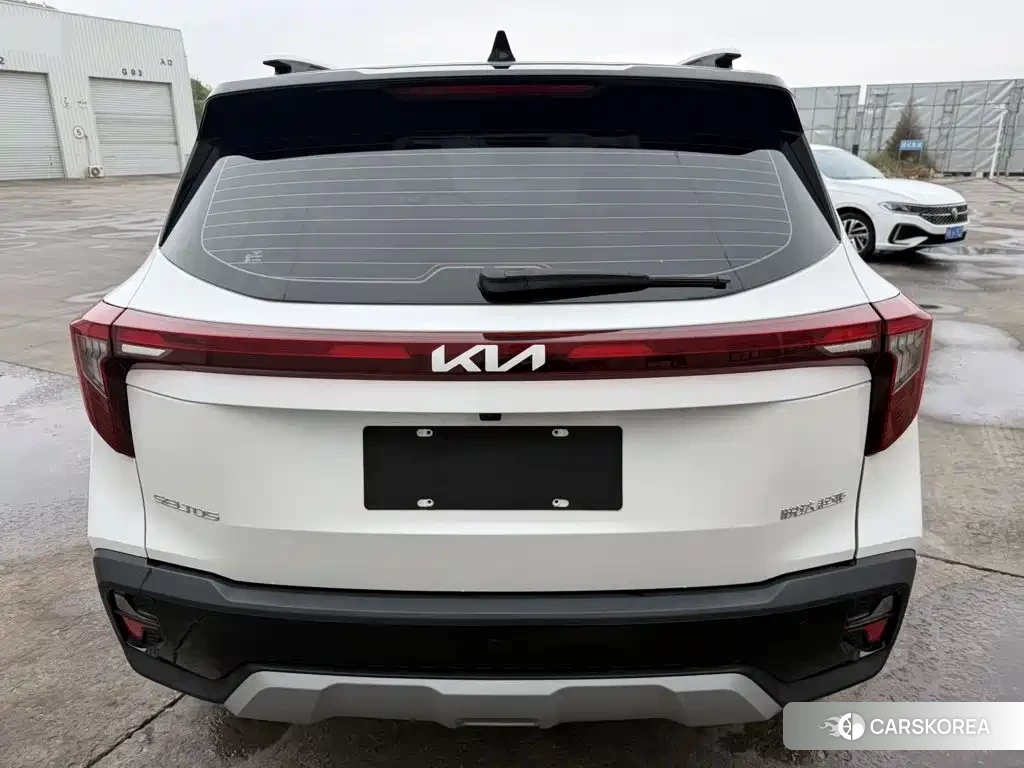 Kia Seltos 2023 Белый из Китая, фото 6
