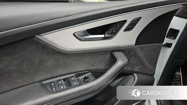 Audi Q8 (4M) 2021 Белый из Кореи, фото 6