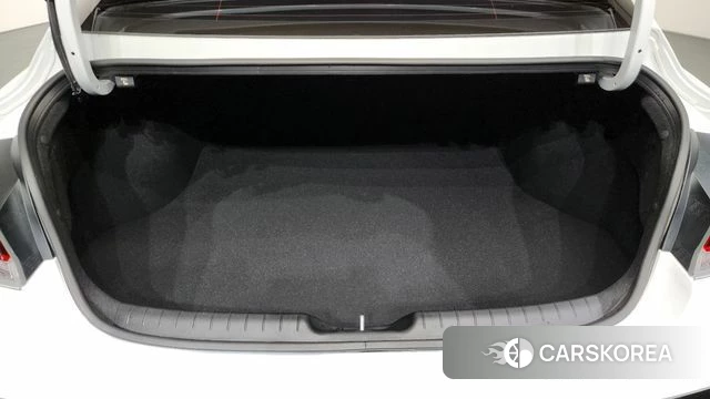 Hyundai The New Avante (CN7) 2024 Белый из Кореи, фото 6