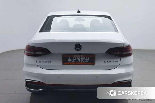 Volkswagen Lavida 2024 Белый из Китая, фото 6