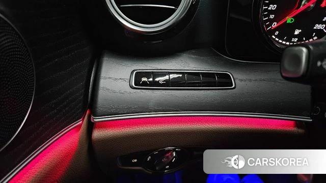 Mercedes-Benz E-Class W213 2018 Белый из Кореи, фото 6