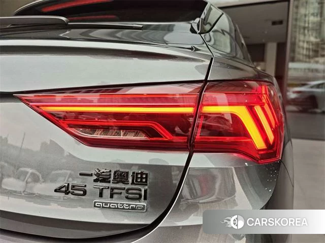 Audi Q3 Sportback 2023 Темно-серый из Китая, фото 6