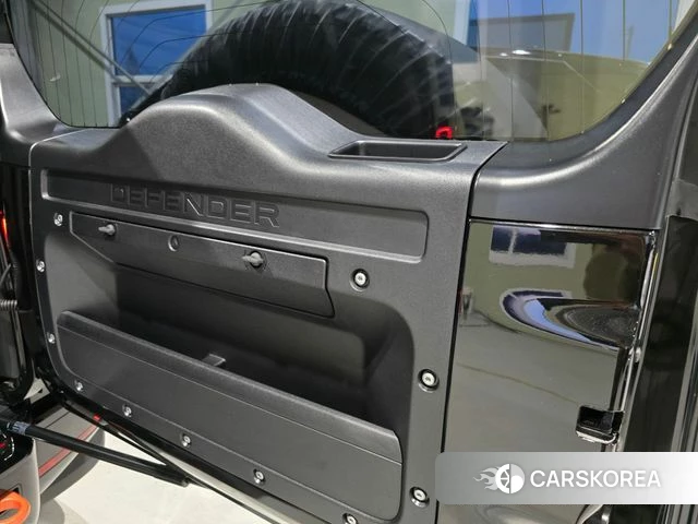 Land Rover Defender (L663) 2025 Черный из Кореи, фото 6