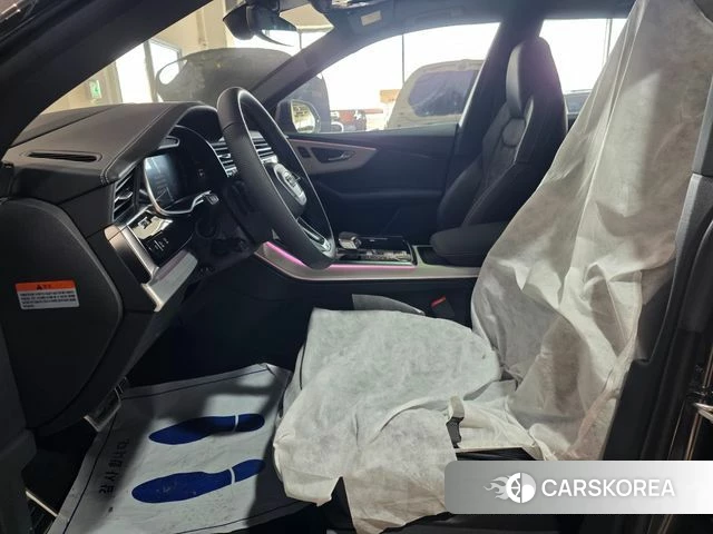 Audi Q8 (4M) 2025 Черный из Кореи, фото 6