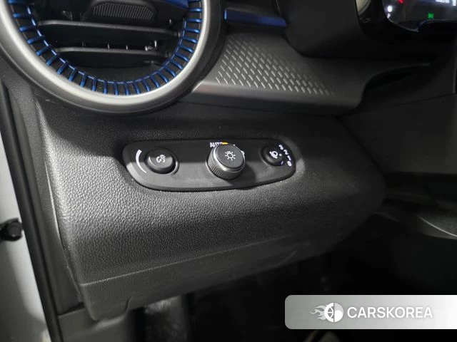 Chevrolet (GM Daewoo) Trax Crossover 2024 Белый из Кореи, фото 6