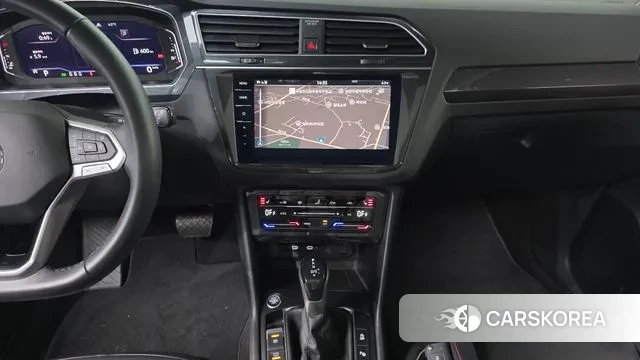 Volkswagen Tiguan second Generation 2022 Белый из Кореи, фото 6