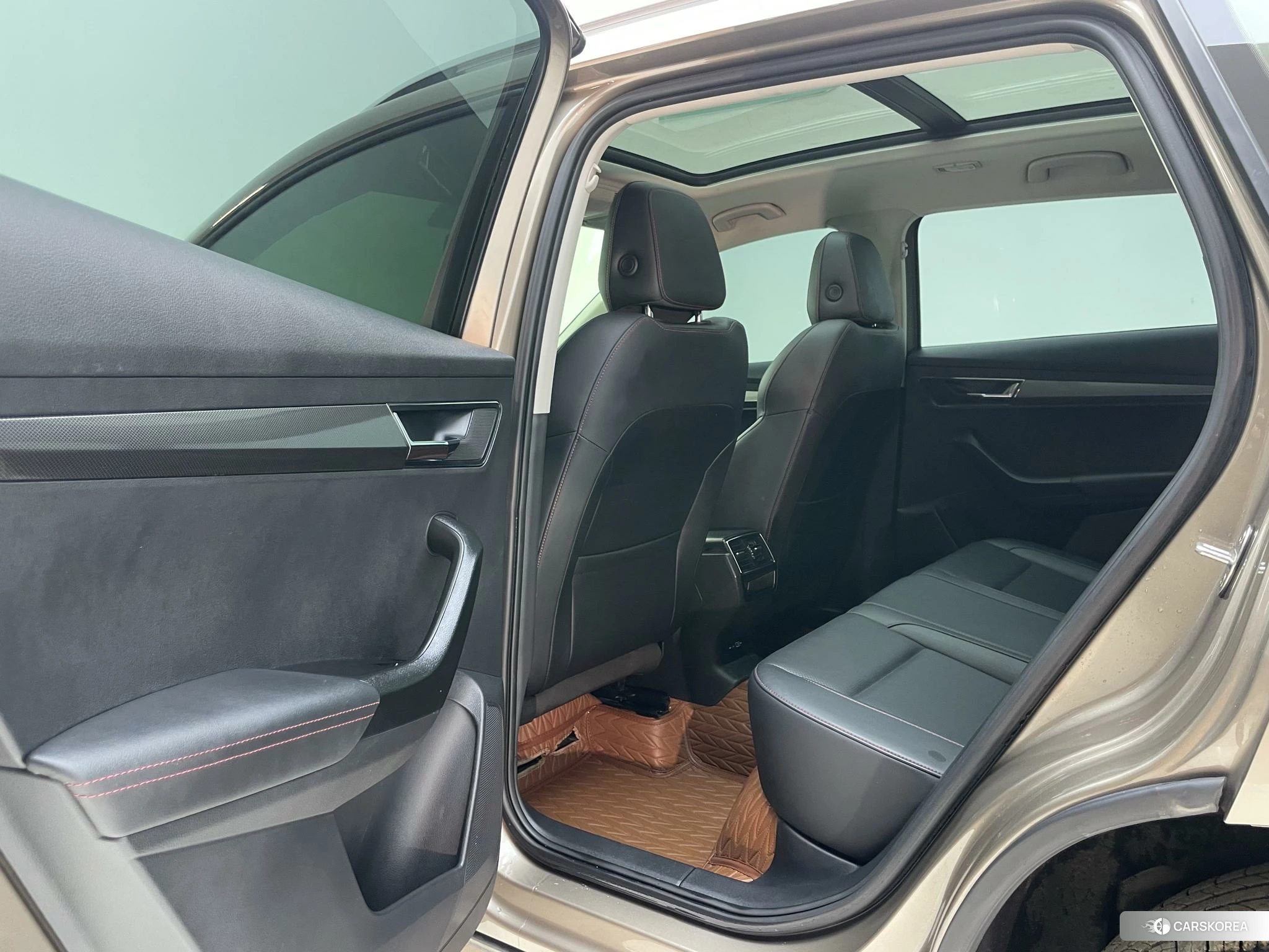 Skoda Krok 2022 Шампань из Китая, фото 6