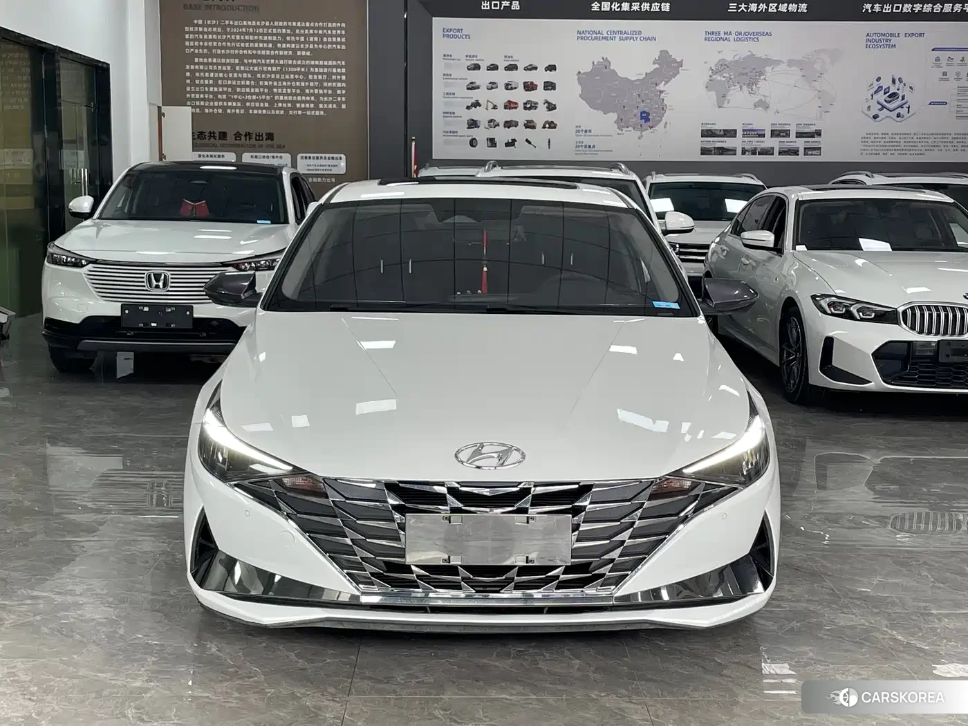 Hyundai Elantra 2023 Белый из Китая, фото 6