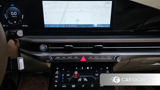 Hyundai Grandeur Hybrid (GN7) 2024 Серебристо-серый из Кореи, фото 6
