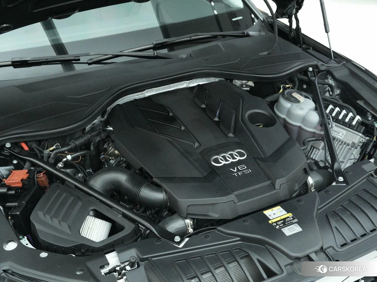 Audi A8 2023 Черный из Китая, фото 6