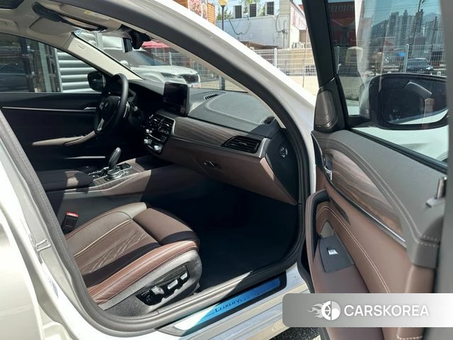 BMW 5 Series (G30) 2021 Белый из Кореи, фото 6