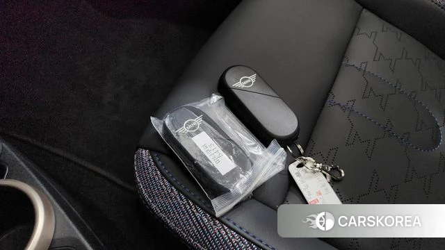 Mini Cooper C 4th generation 2025 Черный из Кореи, фото 6