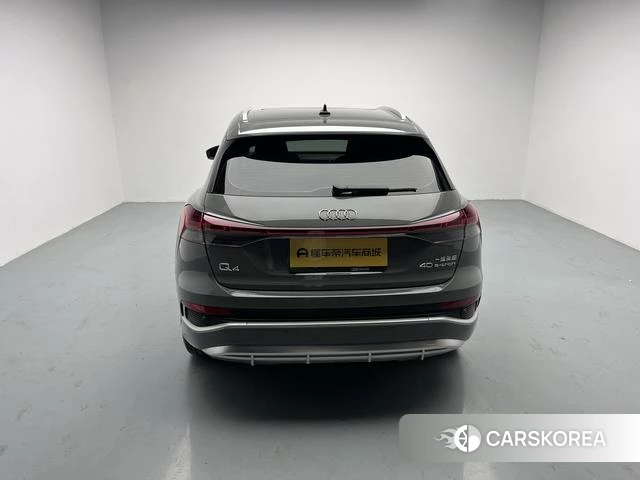 Audi Q4 e-tron 2023 Темно-серый из Китая, фото 6