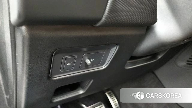 Land Rover Discovery 5 2023 Белый из Кореи, фото 6