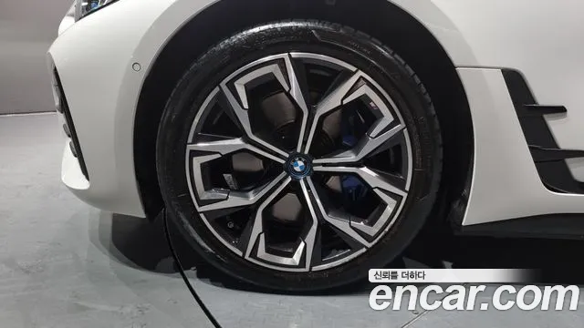 BMW i4 id 2639899 из Кореи 6