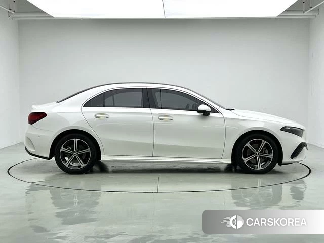 Mercedes-Benz Class A 2023 Белый из Китая, фото 6