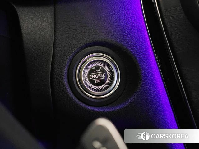 Mercedes-Benz C-Class W205 2023 Белый из Кореи, фото 6