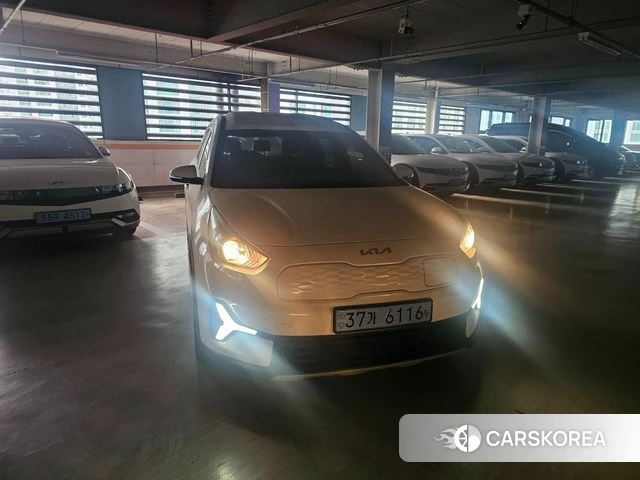 Kia Niro Plus 2022 Белый из Кореи, фото 6